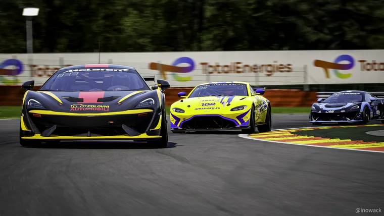 The Polovnjaci McLaren 570S GT4 and a yellow Aston Martin GT4 battling