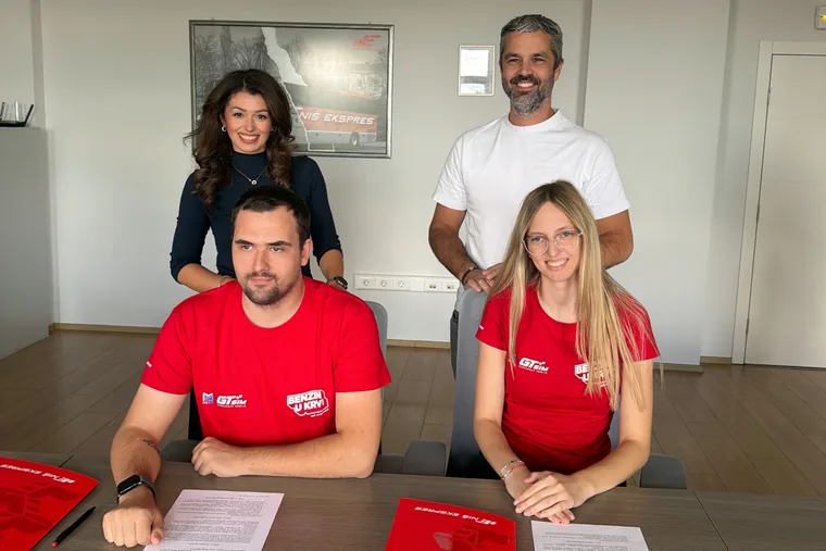 Contract signing with the Niš Ekspres team